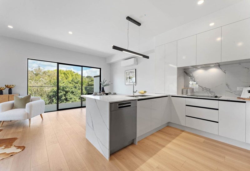 31A Ludlow Terrace, Totara Vale, Auckland - Carousel 1