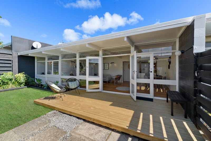 3/340 Te Atatu Road, Te Atatu South, Auckland - Carousel 2