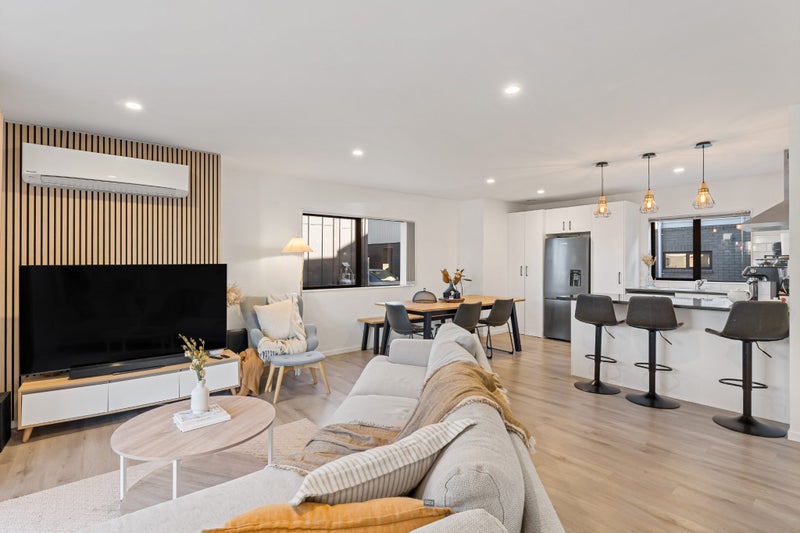 63 Black Beech Crescent, Takanini, Auckland - Carousel 2