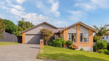 10 Seamount Drive, Red Beach, Red Beach - Carousel 1