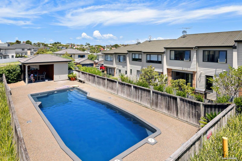 52/22 Northcross Drive, Oteha, Auckland - Carousel 2