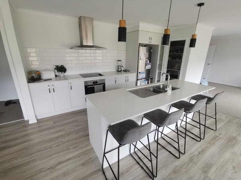 90 Pakanga Grove, Pyes Pa, Tauranga - Carousel 2