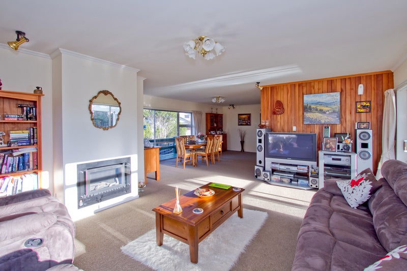 45 Sunnyhills Avenue, Glenview, Hamilton - Carousel 2