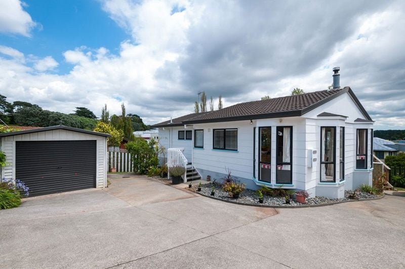 1/6 ALTAIR PLace, Windsor Park, Auckland - Carousel 1
