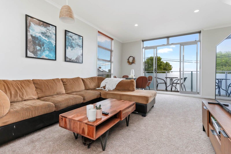 25D George Street, Mount Eden, Auckland - Carousel 1