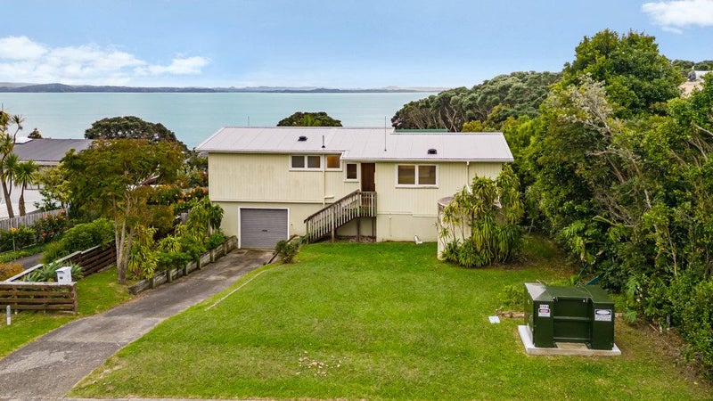 40 Pacific Parade, Army Bay, Whangaparaoa - Carousel 1