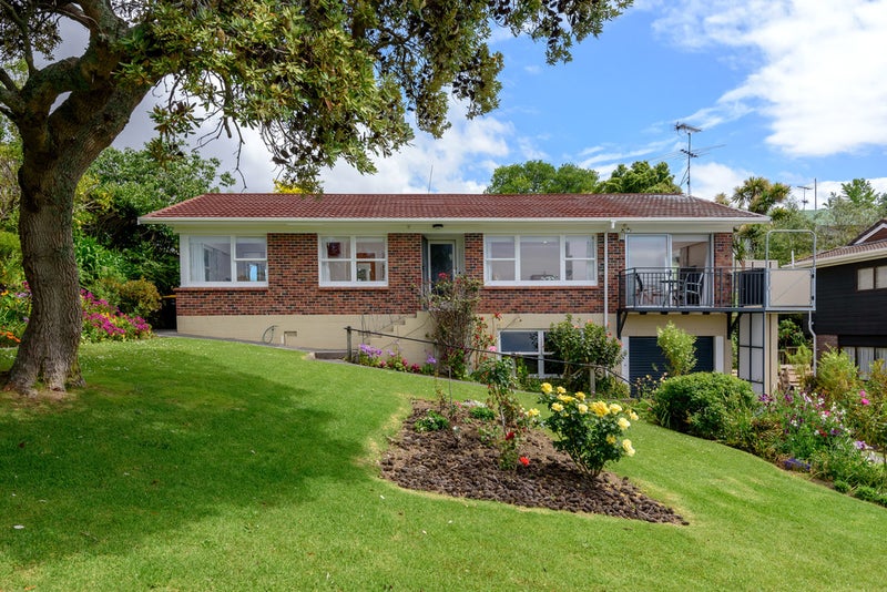 5 Masefield Street, Cockle Bay, Auckland - Carousel 1