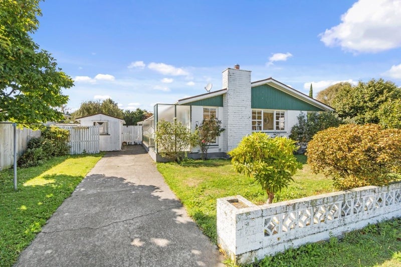 1/1 Impala Place, Sockburn, Christchurch - Carousel 1