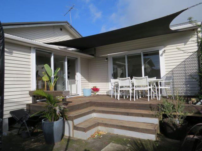 31 Rimu Street, Strandon, New Plymouth - Carousel 1