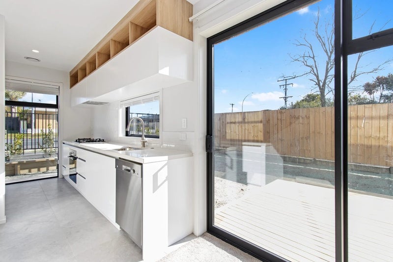 1/60 Sandwich Road, St Andrews, Hamilton - Carousel 2