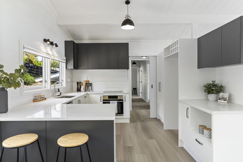 52 Valley View Road, Glenfield, Auckland - Carousel 2