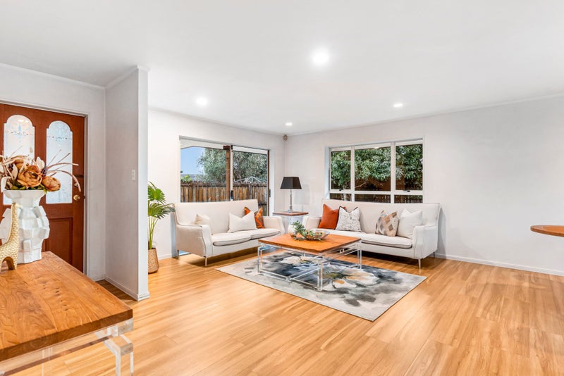 10 Blowers Place, Flat Bush, Auckland - Carousel 2