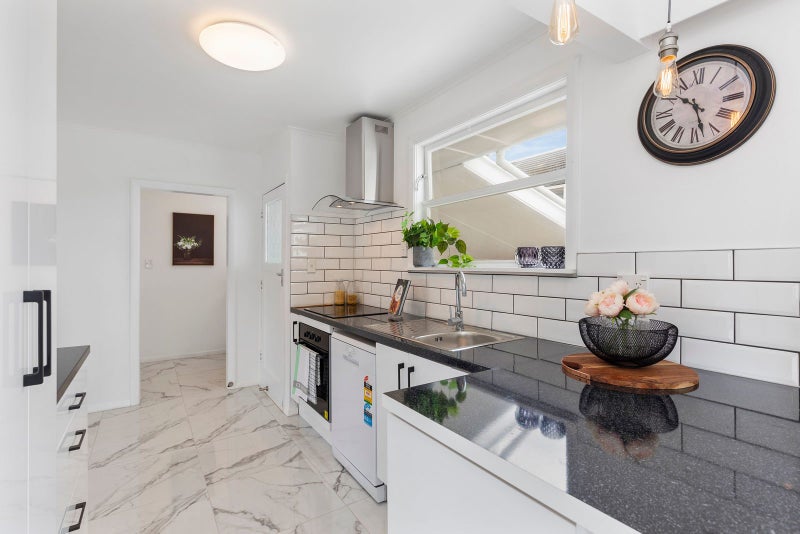 42 Kashmir Avenue, Clouston Park, Upper Hutt - Carousel 2