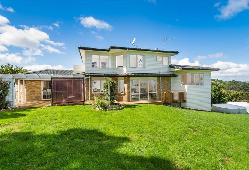 22 Dene Court Lane, Greenhithe, Auckland - Carousel 1
