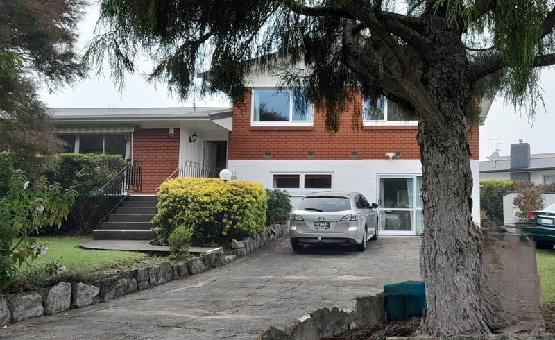 2 Lansdowne Crescent, Glenview, Hamilton - Carousel 2