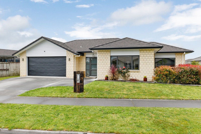 3 Wessex Place, Rototuna North, Hamilton - Carousel 1