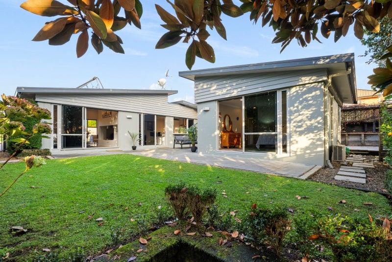 18 Stamford Place, Ohauiti, Tauranga - Carousel 1