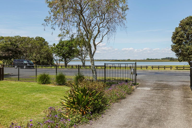 25 Roys Road, Weymouth, Auckland - Carousel 2