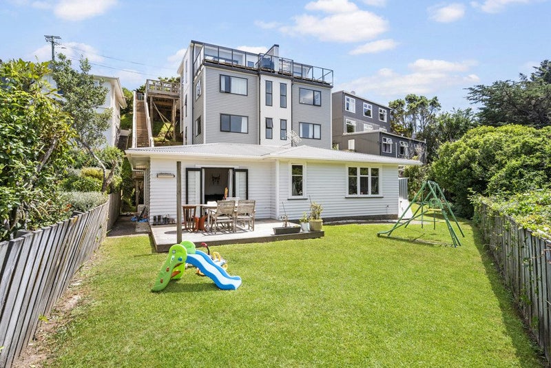 27 Kitchener Terrace, Johnsonville, Wellington - Carousel 1