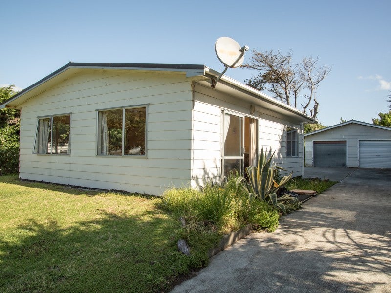 7 Kitchener Street, Te Horo Beach - Carousel 2