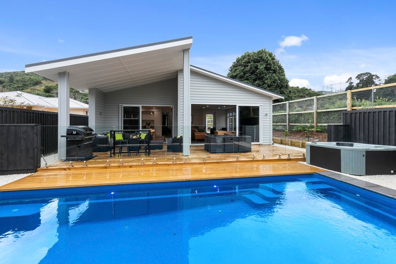 30 Golf Road, Manor Park, Lower Hutt - Carousel 1