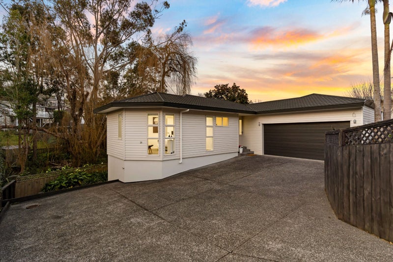 2/20 Carina Crescent, Torbay, Auckland - Carousel 1