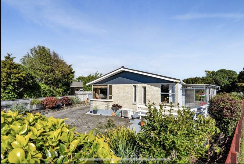 22 Waiwera Place, Merrilands, New Plymouth - Carousel 1