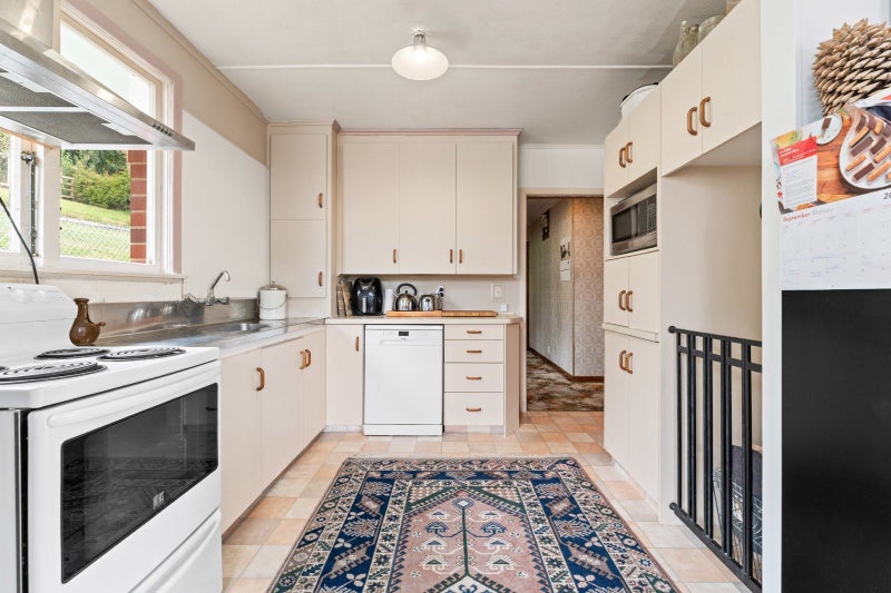 21 Centennial Avenue, Helensburgh, Dunedin - Carousel 2