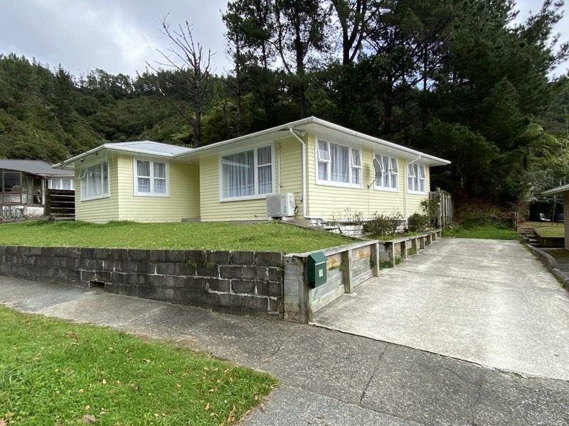 19 Shackleton Grove, Stokes Valley, Lower Hutt - Carousel 18