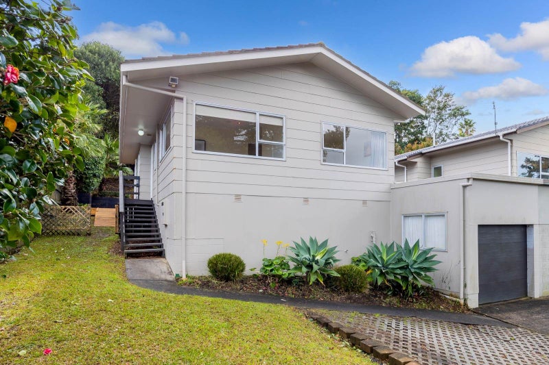 1/11 Branston Avenue, Browns Bay, Auckland - Carousel 1
