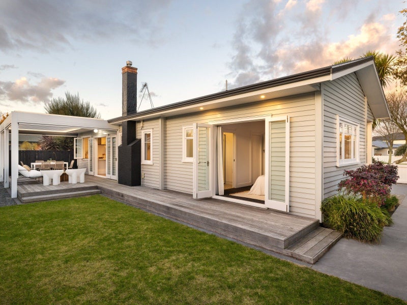 18 Rata Street, Maeroa, Hamilton - Carousel 1