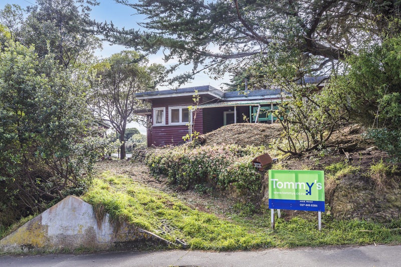 31 View Road, Titahi Bay, Porirua - Carousel 1