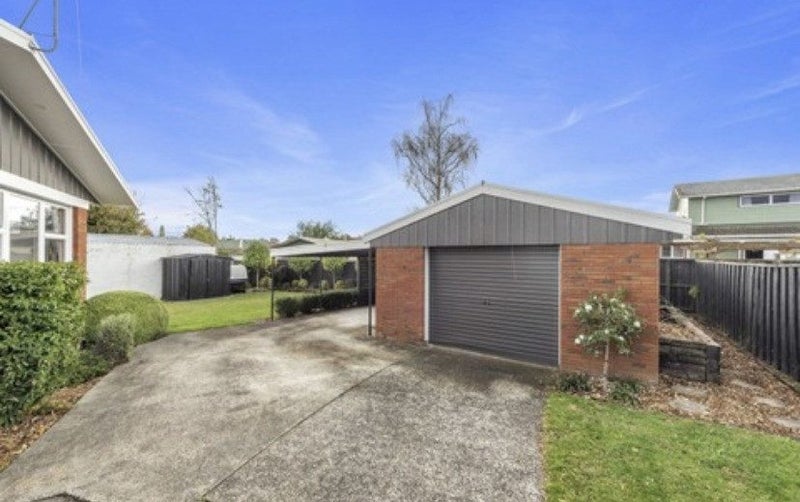 17 De Vere Crescent, Chartwell, Hamilton - Carousel 13