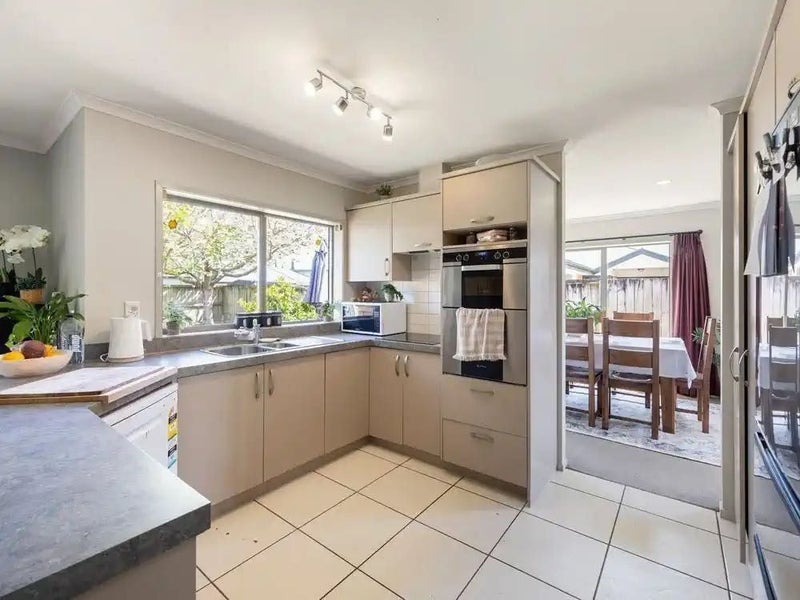 13 Alderwick Place, Rototuna North, Hamilton - Carousel 2