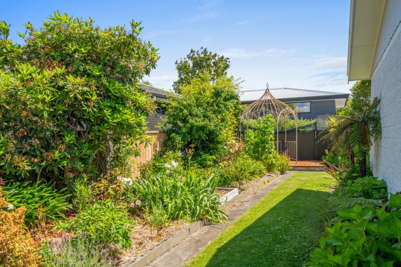 12 Washington Crescent, Redwoodtown, Blenheim - Carousel 28