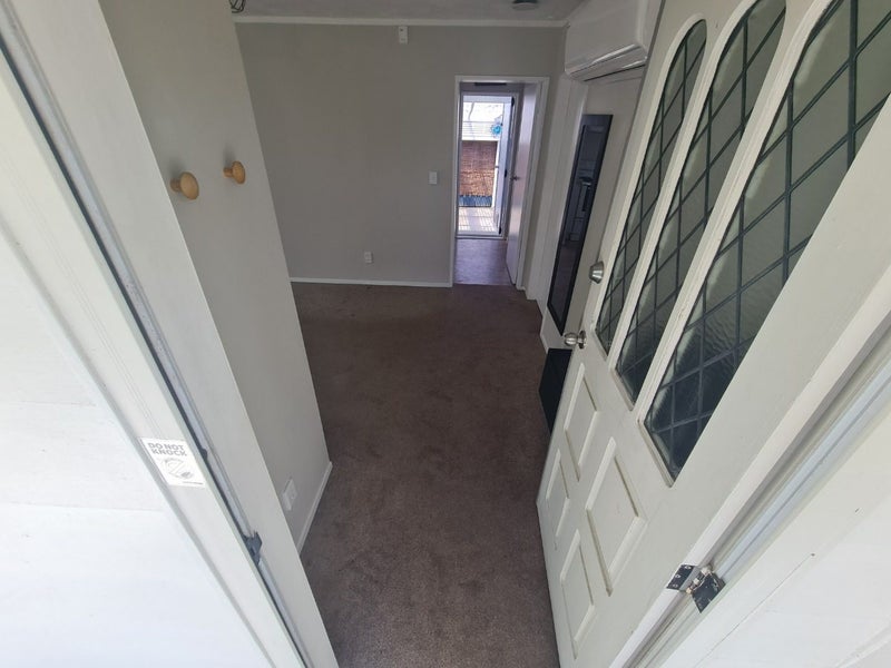 4 Delaware Grove, Totara Park, Upper Hutt - Carousel 2