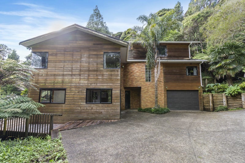 31 Cascade Avenue, Waiatarua, Auckland - Carousel 2