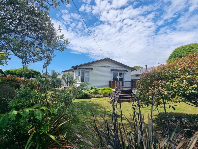 102 Park Street, Hokitika - Carousel 17