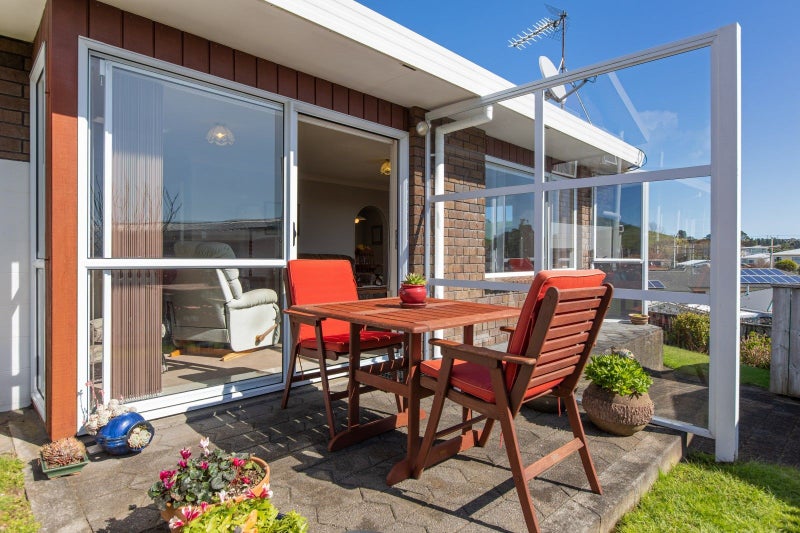 2/56 Bayly Road, Blagdon, New Plymouth - Carousel 1