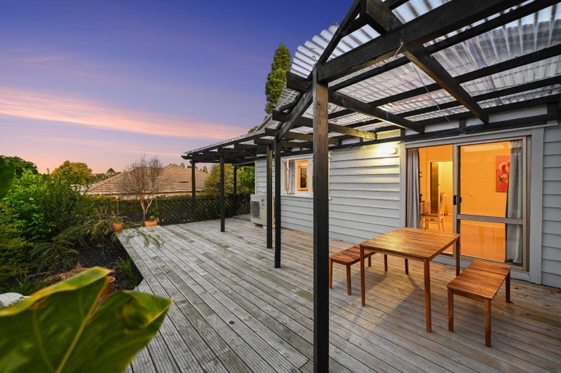 15 Sillary Street, Hamilton East, Hamilton - Carousel 2