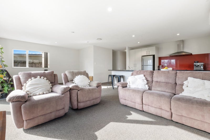 44 Popokatea Drive, Takanini, Auckland - Carousel 2