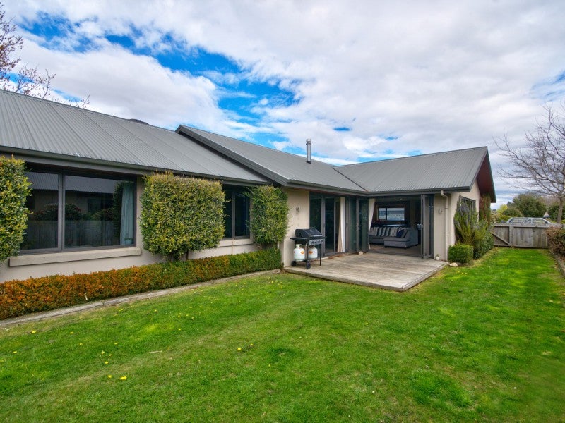 7 Haddow's Place, Lake Hayes, Queenstown - Carousel 2