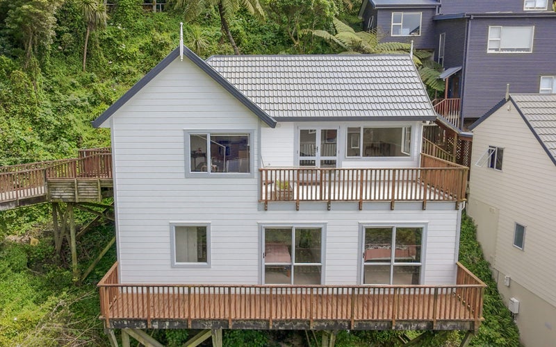 24B Bruce Avenue, Brooklyn, Wellington - Carousel 1