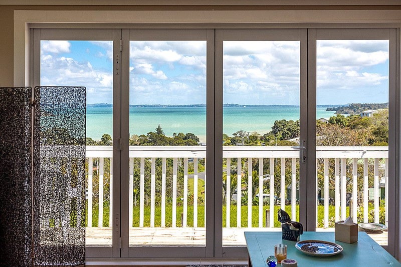 15 Beresford Avenue, Surfdale, Waiheke Island - Carousel 2