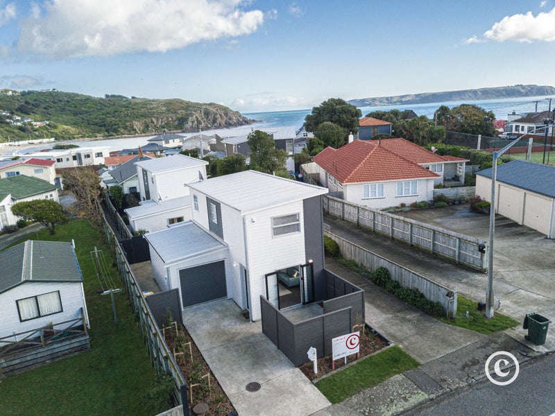24A Main Road, Titahi Bay, Porirua - Carousel 1