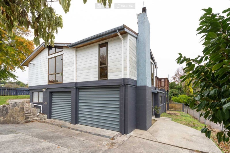 8 Brookview Court, Queenwood, Hamilton - Carousel 1