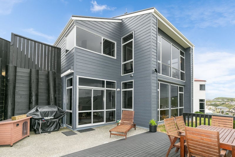 67 Erlestoke Crescent, Churton Park, Wellington - Carousel 1