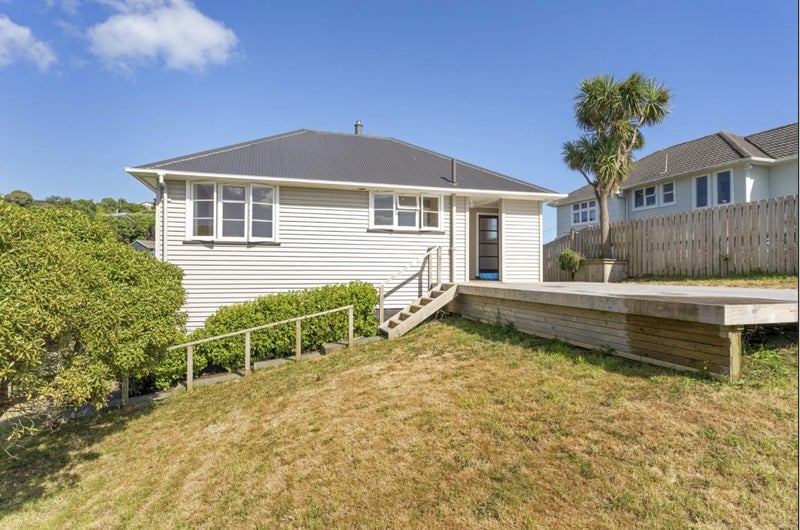19 Taupiri Crescent, Titahi Bay, Porirua - Carousel 2
