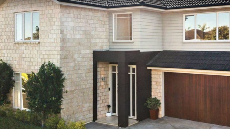 42 Coachman Drive, Flat Bush, Auckland - Carousel 1