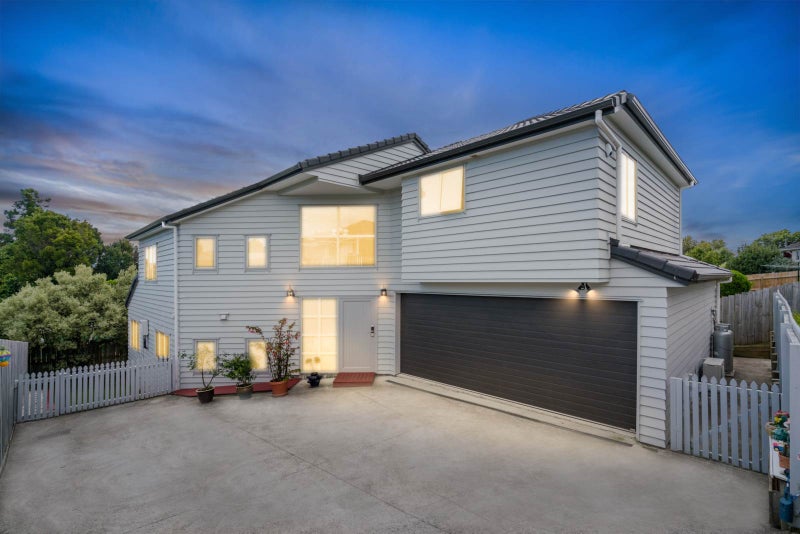 18A Waitaki Street, Henderson, Auckland - Carousel 1